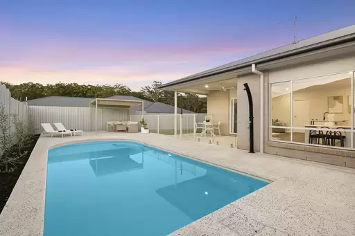 38  Ngungun Crescent, Glass House Mountains Sold by  - image 1