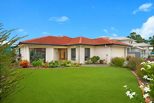 23 Paranka Drive North, Cleveland Sold by  - image 1
