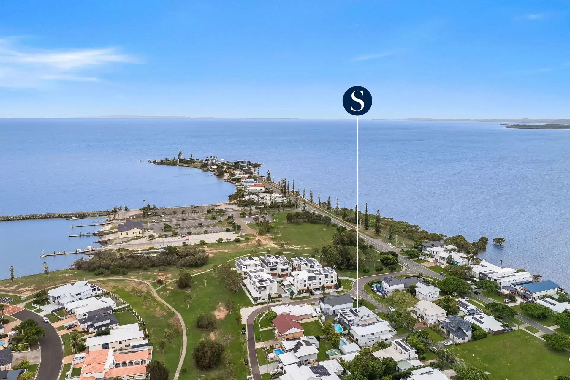 44 Little Shore Street, Cleveland For Sale by Queensland Sotheby's International Realty - image 1