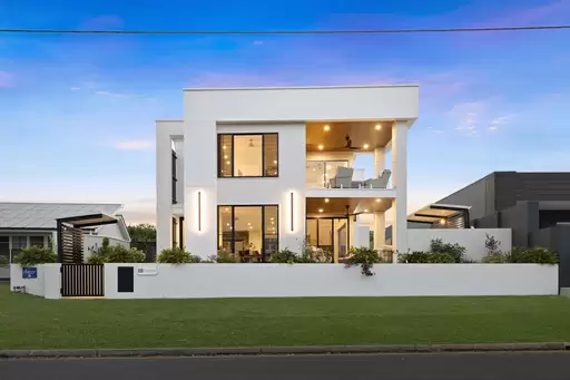 108 Esplanade, Point Vernon Sold by  - image 1