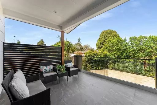 1/71 Ridgeway Avenue, Southport For Sale by  - image 1
