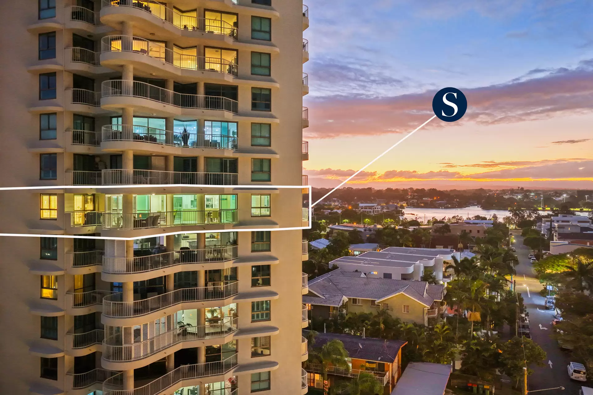 18/20 Cronin Avenue, Main Beach Sold by Queensland Sotheby's International Realty - image 1