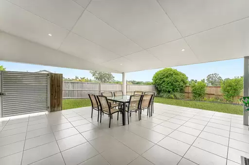 33 Harran Street, Southport Sold by  - image 1