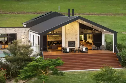 60 Yvonne Street, Highworth For Sale by Queensland Sotheby's International Realty - image 1