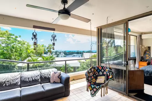 110/2 Eshelby Drive, Cannonvale For Sale by Queensland Sotheby's International Realty - image 1
