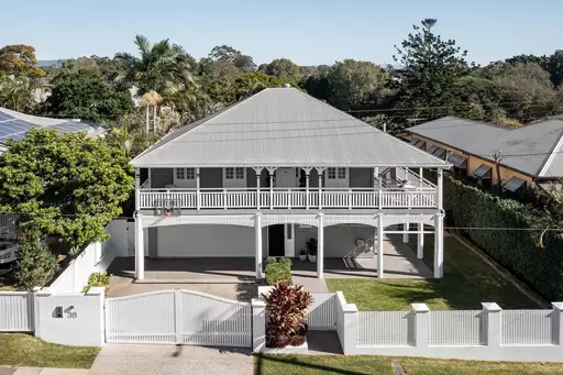 38 Park Avenue, Clayfield Sold by  - image 1